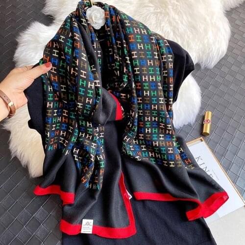 Luxury Women Brand Cotton Scarf Large Shawls Pashmina Hijab Foulard Echarpe Design Print Lady Beach Stole Head Scarves