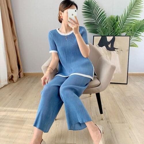 Pleated Suit Womens New Autumn 2021 Light Blue Straight Pants + Casual Color Matching Round Neck T-shirt Two Piece Set