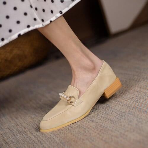 Simple Designer Spring Shoes Woman PU Leather Slip One Shoes Women Metal DecorationString Bead Comfortable Ladies Flats Loafers