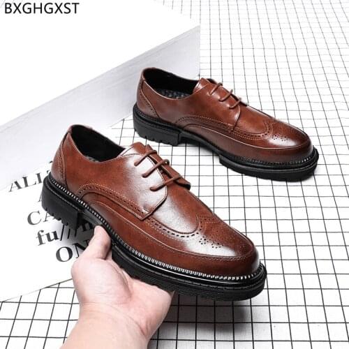 Italian Brogues Men Dress Shoes Leather Luxury Brand Casual Business Shoes Men Elegant Suit Shoes for Men 2021 Chaussure Homme