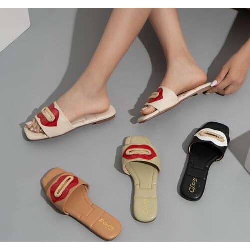 Korean fashion lips womens slippers 2021 summer New Square head solid color flat-heeled sandals female slider
