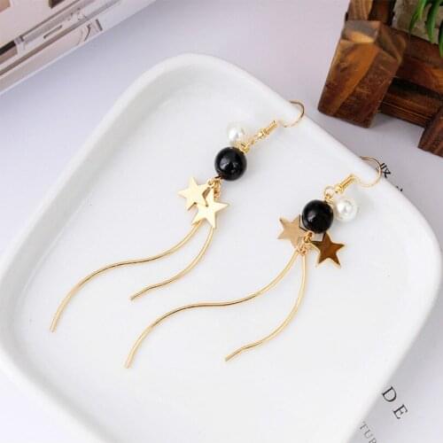 2017 Korean Fashion New Personality Wild Star Pearl Earrings Arc Shaped Female Earrings Wholesale