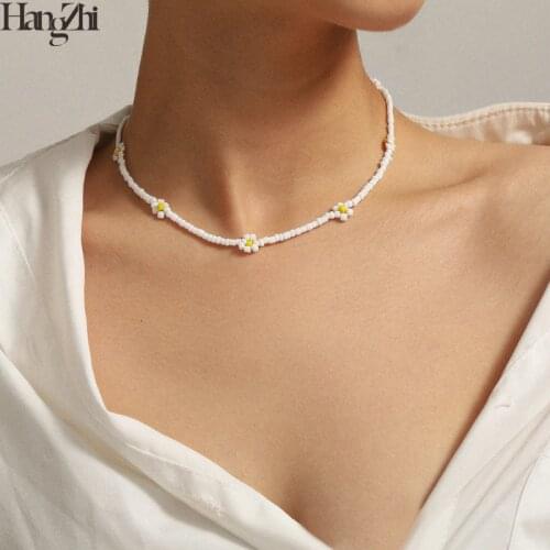 HangZhi 2020 New Korea Lovely Daisy Flowers Colorful Beaded Charm Statement Short Choker Necklace for Women Vacation Jewelry