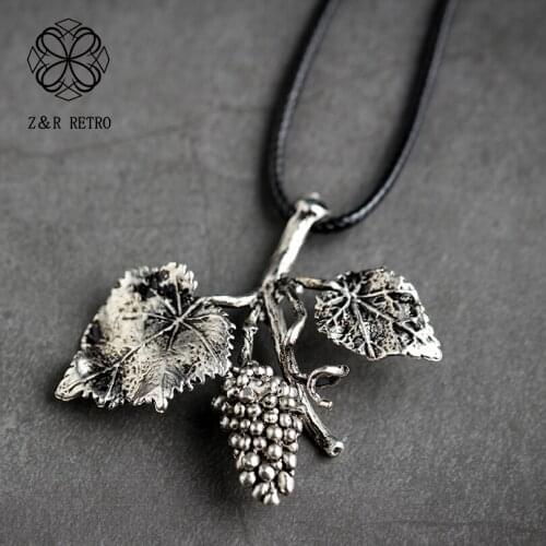 Vintage Plant Costume Jewelry Long Necklace for Womens Neck Chains Chokers Grape Collar Pendants Statement Aesthetic Suspension