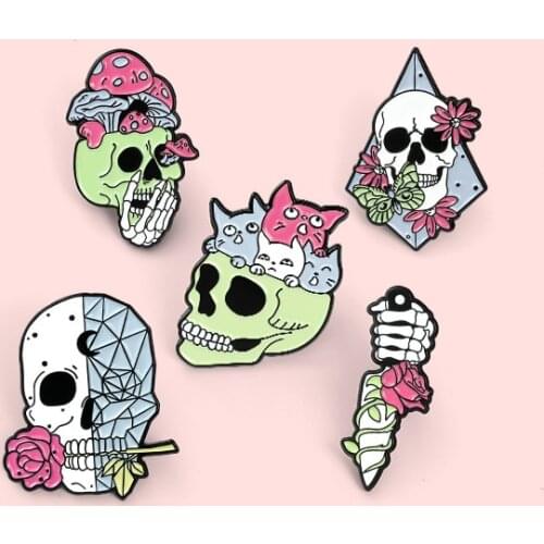 Fashion Personality Skeleton Metal Enamel Brooch Creative Cartoon Skull Flower Mushroom Badge Gothic Lapel Backpack Jewelry Gift