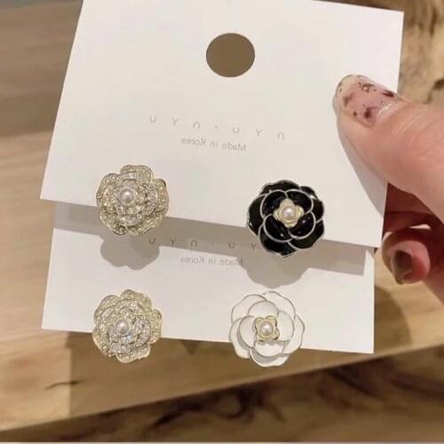 Zeojrlly Metal Women Classic Stud Earrings Korean French Ab Camellia Earrings Mesh Red Retro Earrings Simple Cute Jewelry