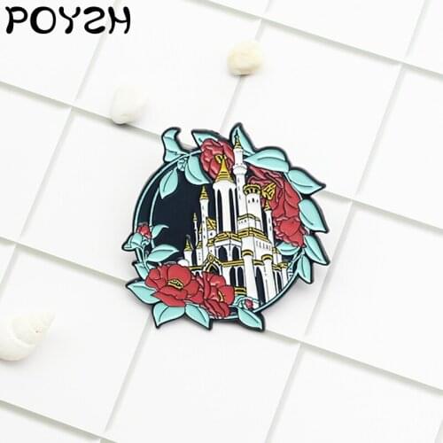 Round wreath castle Enamel Brooch Prince Palace Red flowers Lapel Pin Fashion creativity Punk custom Badge Brooches
