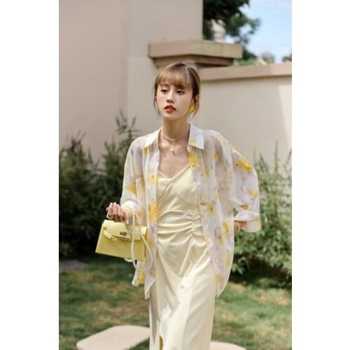 MISHOW Yellow Shirt Women 2021 Summer Korean Loose Floral Thin Sunscreen Shirts Turn-down Collar Chiffon Blouse MXA23C0019-1