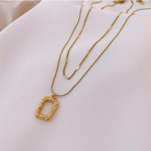 2021 New Senior Double Contracted Fresh Temperament Necklaces Sweet Geometric Square Metal Classic Style Women Short Necklace