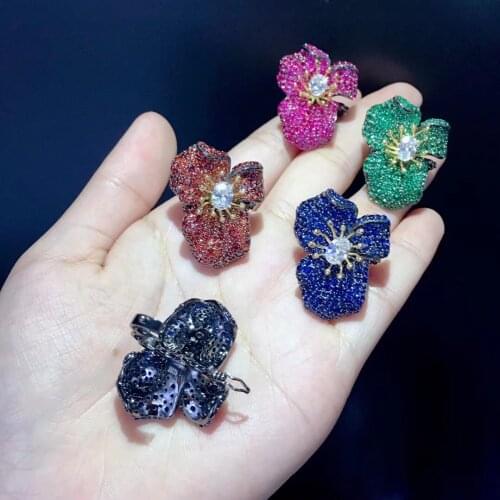 925 sterling silver with cubic zircon flower jewelry lock its used for keeping long necklace slip and decortaion blue green