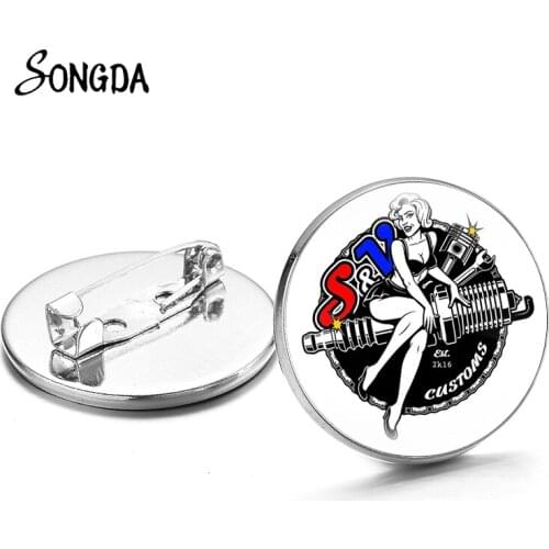Sexy Mechanic Girl Locker Toolbox Brooches Round Badge Backpack Clothes Metal Lapel Pin Brooch Charm Kawaii Jewelry Accessories