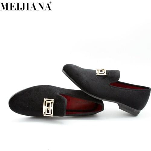 MEIJIANA Men Brand Loafers Velvet Fashion Black Men Shoes Outdoor Metal Decorative Casual Shoes Spring and Autumn Wedding Shoes