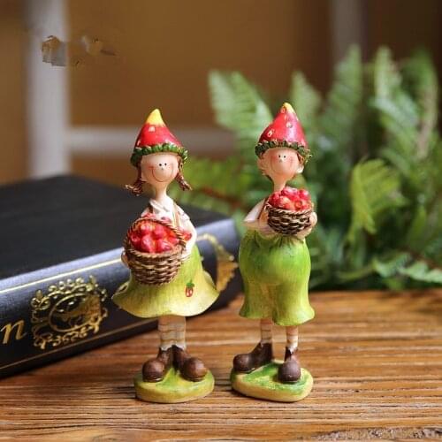 2 pieces/set) Resin Strawberry Girl Boy Couple Fruit Cartoon Crafts Home Decoration Gift