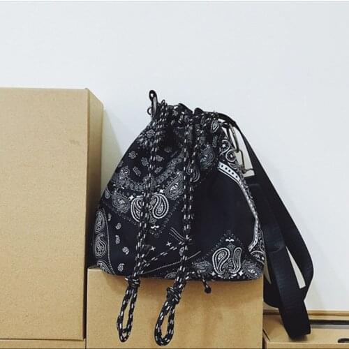Vintage Paisley Floral Drawstring Bucket Bag Retro Adjustable Shoulder Messenger Handbag Crossbody Purse with Detachable Strap