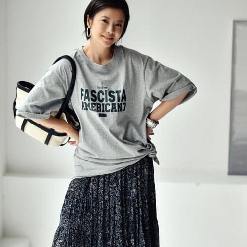 MICOCO T8690C Literature and art leisure Lettered print loose personality side slit crewneck sleeve T-shirt