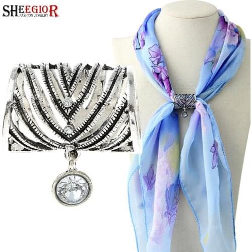 Vintage Scarf Buckle Brooches Women Men Accessories Bronze Silver color Hollow Trapezoid Cape Button Brooch Jewelry Fashion Gift