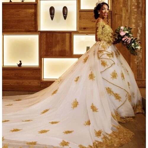 A-line Gold Lace Wedding Dresses For Nigerian Bride Modest African Middle East Church Long Sleeves Wedding Gown Chapel Train