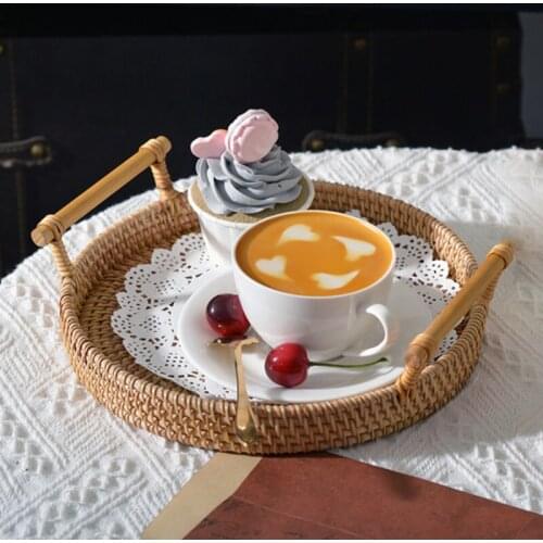 Rattan Handwoven Round Severing Tray Food Storage Plate With Wooden Handles Wicker Basket For Breakfast Drink Fruit Coffee Tea