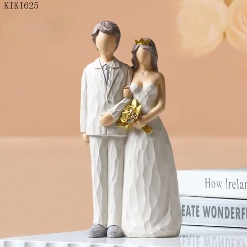 Creative Family Character Sculpture Crafts Decoration Resin Model Modern Abstract Wedding Lovers Figurines Gift Home Decoration