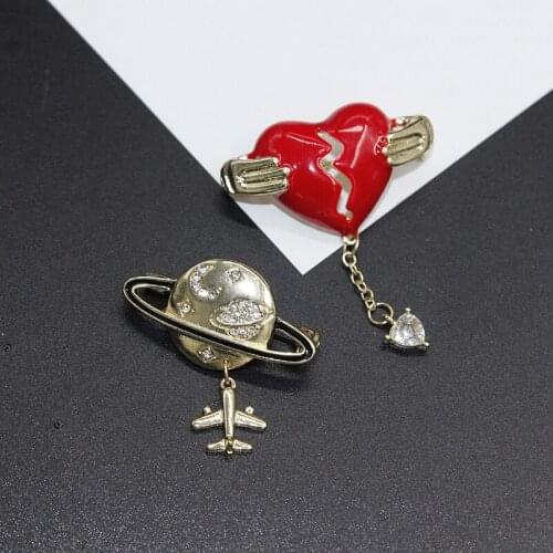 Manufacturer wholesale star plane Brooch red heart tassel crystal elegant luxury suit pin women simple fashion Brooch accessorie