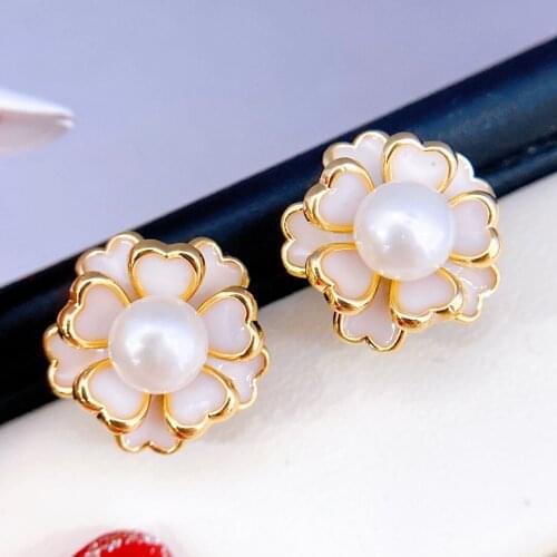 Women Trendy Classic 5-6mm Pearl Jewelry Fashion Flower Natural Pearl Stud Earrings