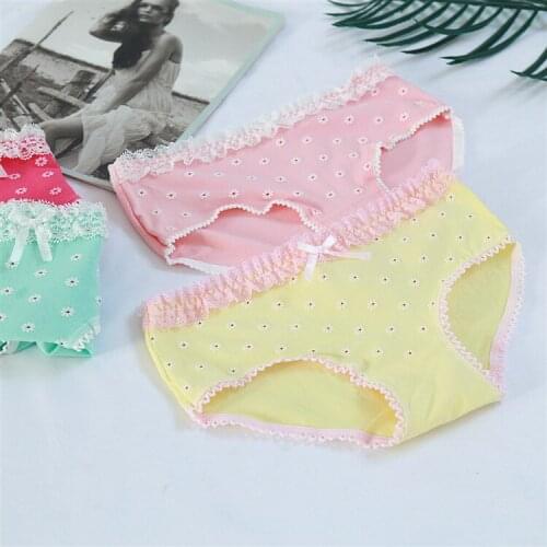 1PC Womens Underwear Cotton Girls Low Waist Lace Edge Small Flower Breathable Briefs