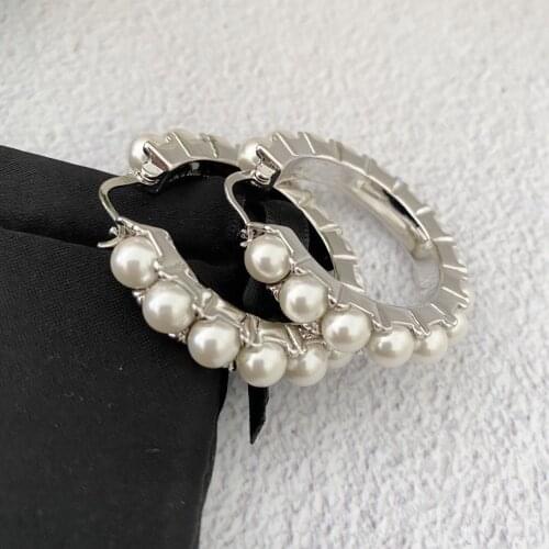 Simple and versatile new pearl ear hoop earrings