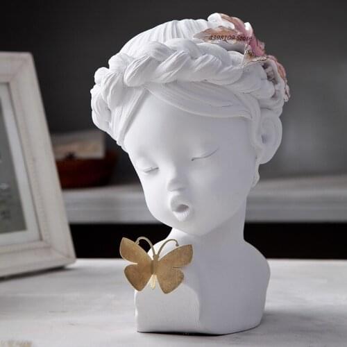 Creative Modern Cute Butterfly Girl Statue Decoration Craft Gift Resin Character Statue Home Decoration Decoration Wedding Gift