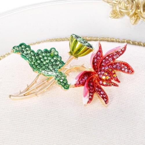 2021 New Breast Pin Multi-color Clothes Accessories Retro Floral Rhinestone Brooch Pin for Party Wedding Decor Dropshipping
