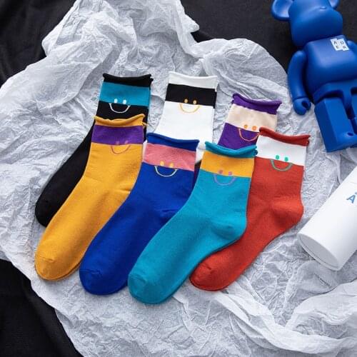 New Autumn And Winter Tube Socks Combed Cotton Smiley Cartoon Songguchi College Style Womens Socks Japanese Manufacturers Whole