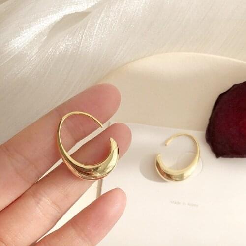 Gold Color Earrings Geometric Round Ear Cuff Minimalist Light Personality Earrings for Women Simple Party Jewelry