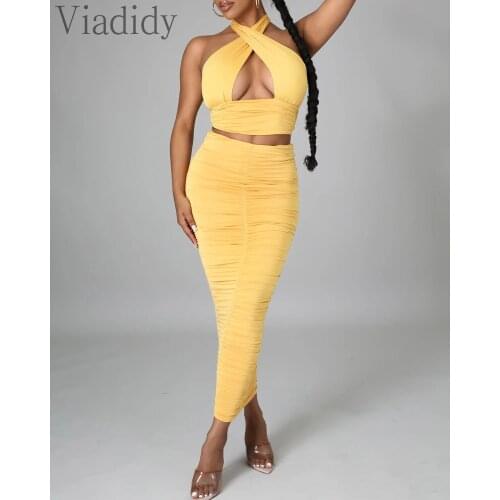 Women Solid Color Sleeveless Halter Top & High Waist Pleated Skirt Set