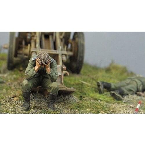 1/35 Scale Unpainted Resin Figure war is over artillery crew 2 figures collection figure