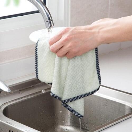 2021 hot new Coral Velvet Bathroom Supplies Soft Hand Towel Absorbent Cloth Dishcloths Hanging Cloth Kitchen Accessories 25*25cm