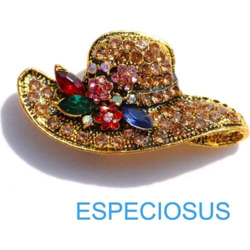 Classic Jewelry Rhinestone Formal Hat Gold Color Brooch Crystal Giraffe Pin Women Party Ornament Pin Ladies Overcoat Decoration