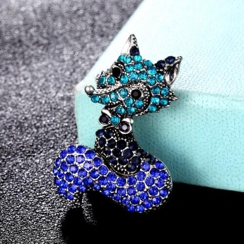 Zlxgirl colorful fox shape animal brooches of men jewelry fashion Women vintage rhinestone crystal scarf pins bags and hats pin