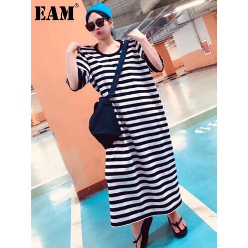 [EAM] Women Black Striped Big Size Ankle Length Dress New Round Neck Short Sleeve Loose Fit Fashion Spring Summer 2021 1DD6846