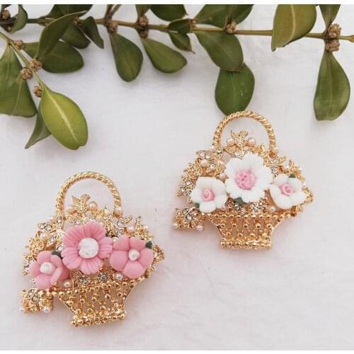 Women Faux Pearl Rhinestone Flower Basket Brooch Pin Jewelry Cardigan Accessory Valentines Day present brooches and pins