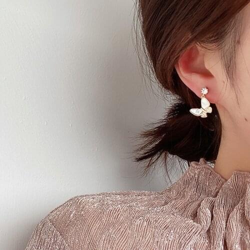 New Korean Earrings Fashion Shell Butterfly Stud Earrings Crystal Meatal Gold Animal Sweet Stud Earrings For Women Girls Jewelry