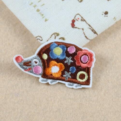 2PCS Cute Flowers Hedgehog Patches Clothing Embroidery Iron On Applique Animal For Kids Bags Dress Clothes Cheap Patchs for DIY