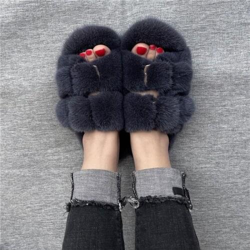 Z Woman 2021 Fur Slippers Fluffy Soft Furry Slides Rubber Slippers Women Summer Luxury Designer Outdoor Shoes Womnens Sandals
