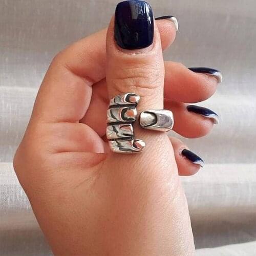 Retro Style Smooth Palm Handshake Opening Ring Punk Hip Hop Female Silver Color Ring Accessories Creative Party Jewelry