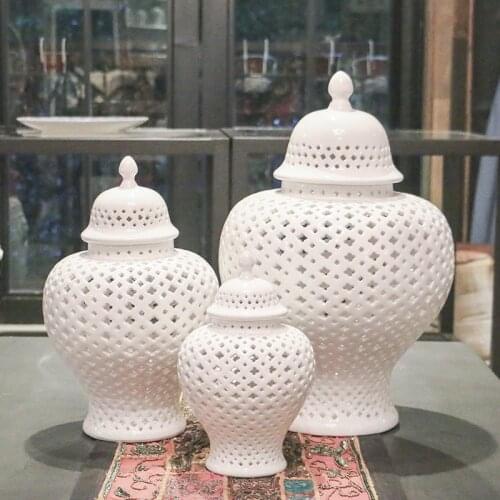 Nordic Ceramic White Hollow Ceramic General Tank Decoration Simple Living Room Office Table Modern Home Decoration Accessories