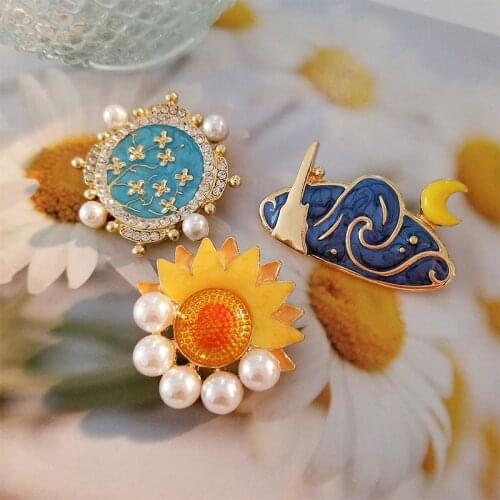 Sunflower Star Moon Van Gogh Oil Painting Series Brooch Alloy Pearl Retro Temperament Brooch Unisex Wedding Party Decoration Pin
