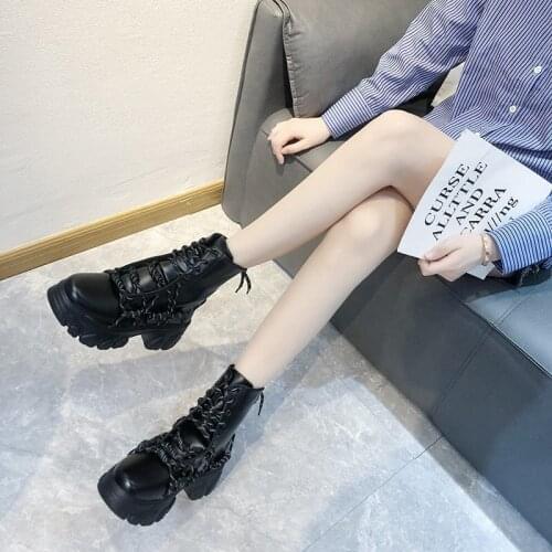 Spring and Autumn 2020 new fashion versatile casual boots personality black Martin boots female high platform middle boot X528