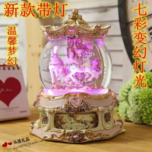 Super large gold nouveau riche carousel crystal ball music box music box to send men and women friends wife birthday gift