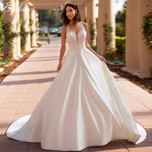 EVALOVE Charming Sweetheart Neck Buttons A-Line Wedding Dresses Luxury Beading Appliques Satin Court Train Princess Bridal Gown