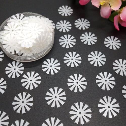 Flat Sun Flower Sequins PVC Sewing DIY Accessories 15mm Matte White Color 800pcs With Middle Hole