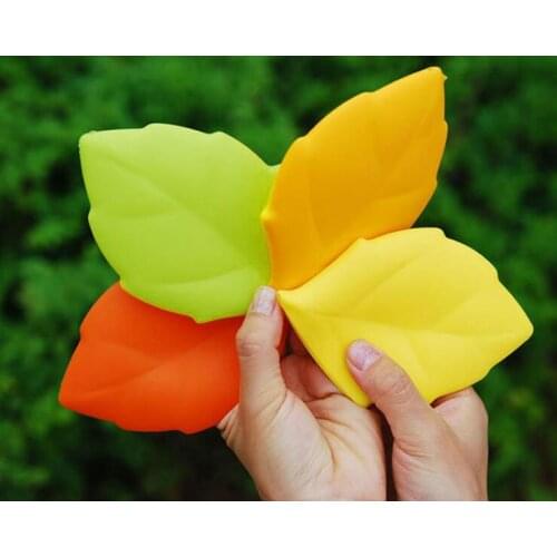 100pcs Mixorder Creative Silicone Maple Leaf Cup Portable Folding Collapsible Tooth Brush Cup Camping Pocket Travel Accessory