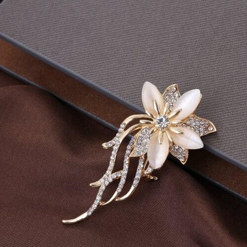 Trendy Female Moonstone Flower Brooch Charm Rose Gold Color Jewelry Brooches For Women Luxury Zircon Pin Dress Coat Accessories